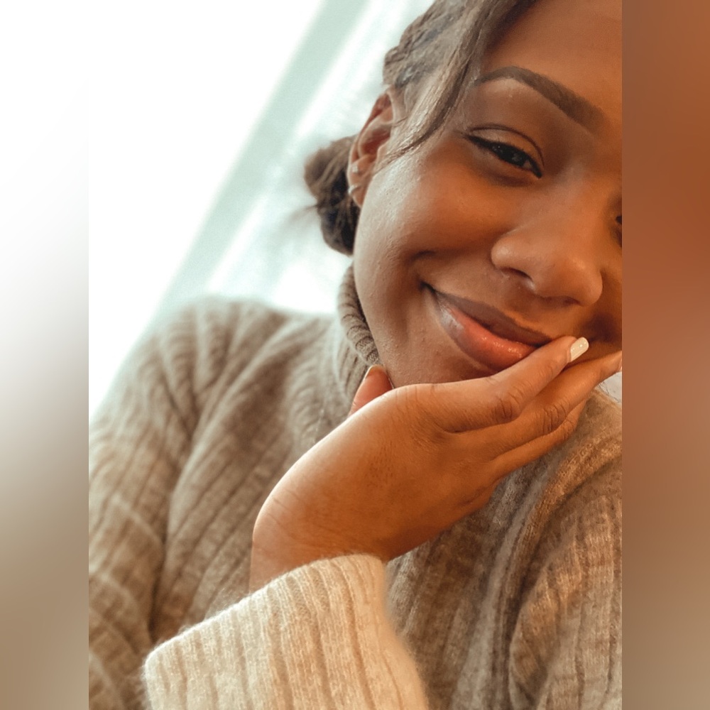 Meet your Posher, Mia